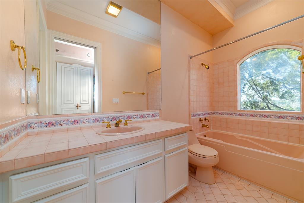 1103 Falcon Ledge DR