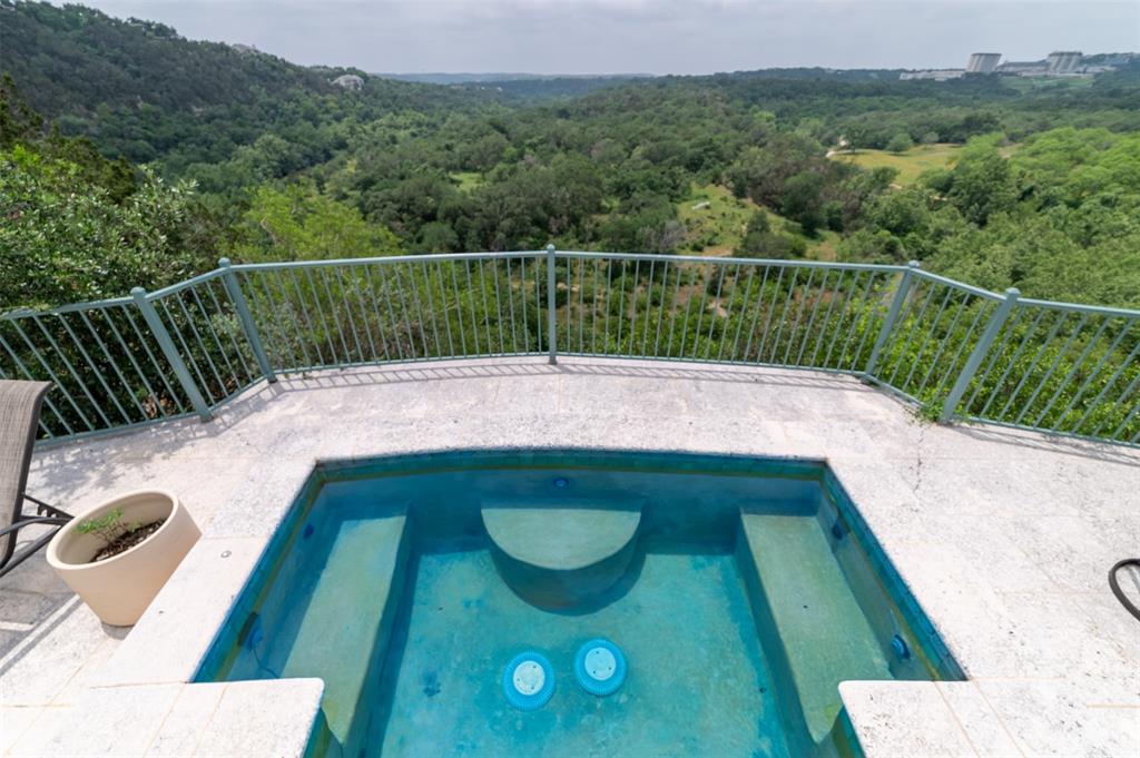 1103 Falcon Ledge DR