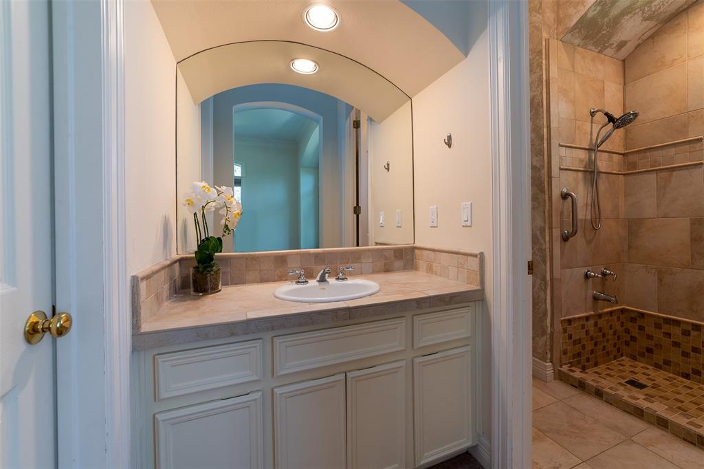 1103 Falcon Ledge DR