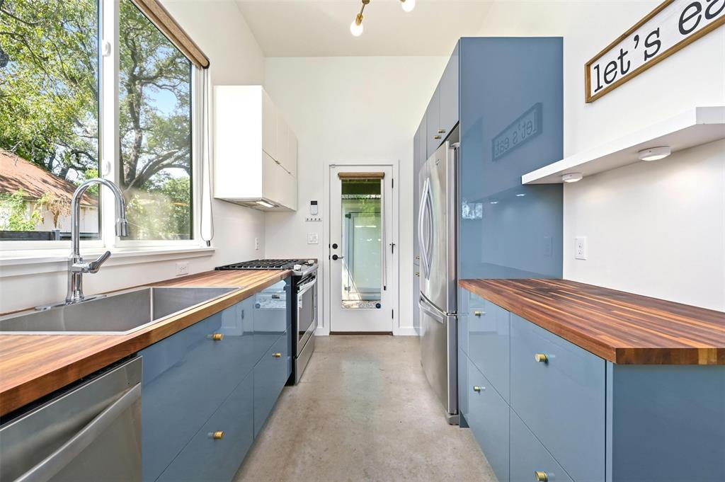 1405 E 14th ST # B