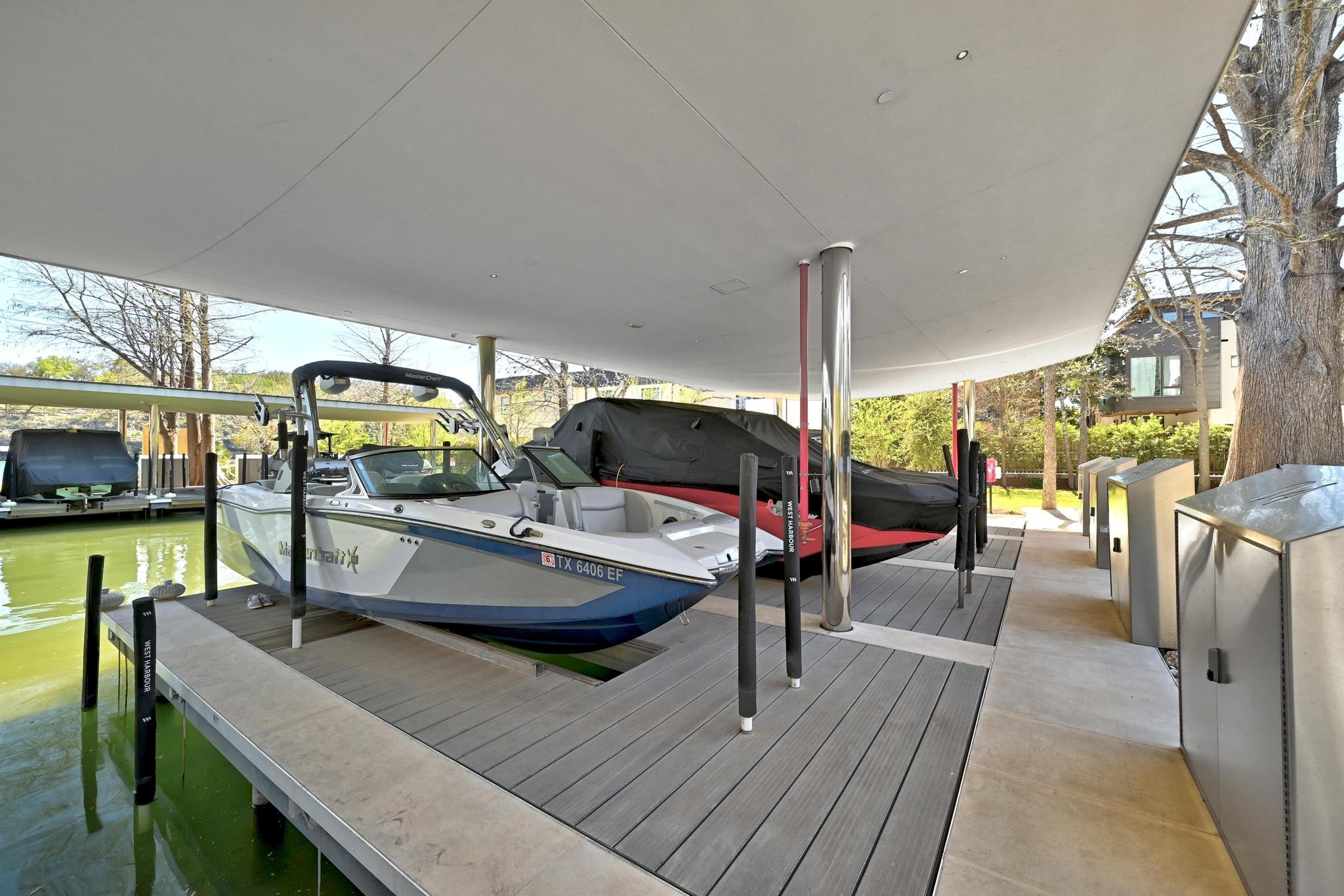 2503 Westlake DR