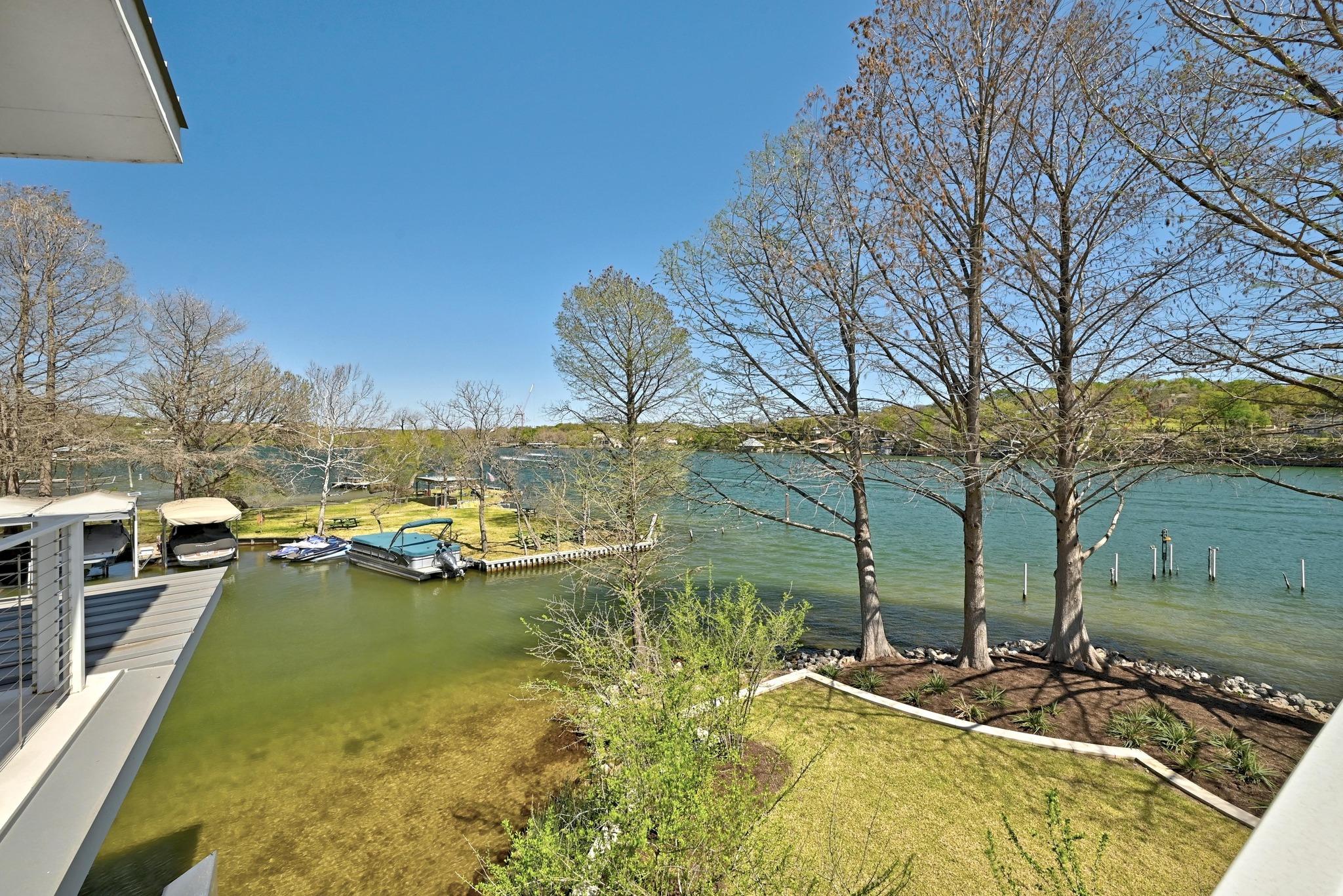 2503 Westlake DR