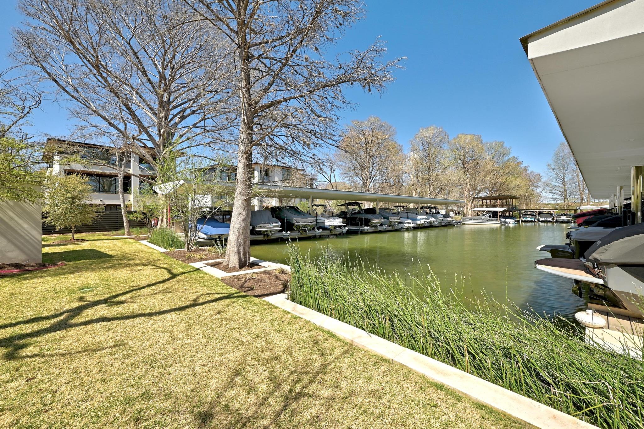 2503 Westlake DR