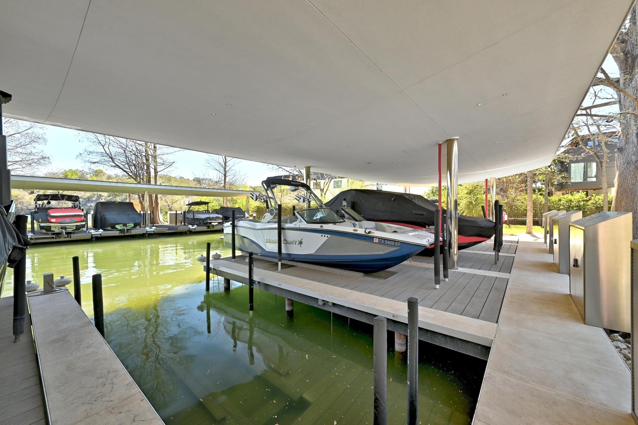 2503 Westlake DR