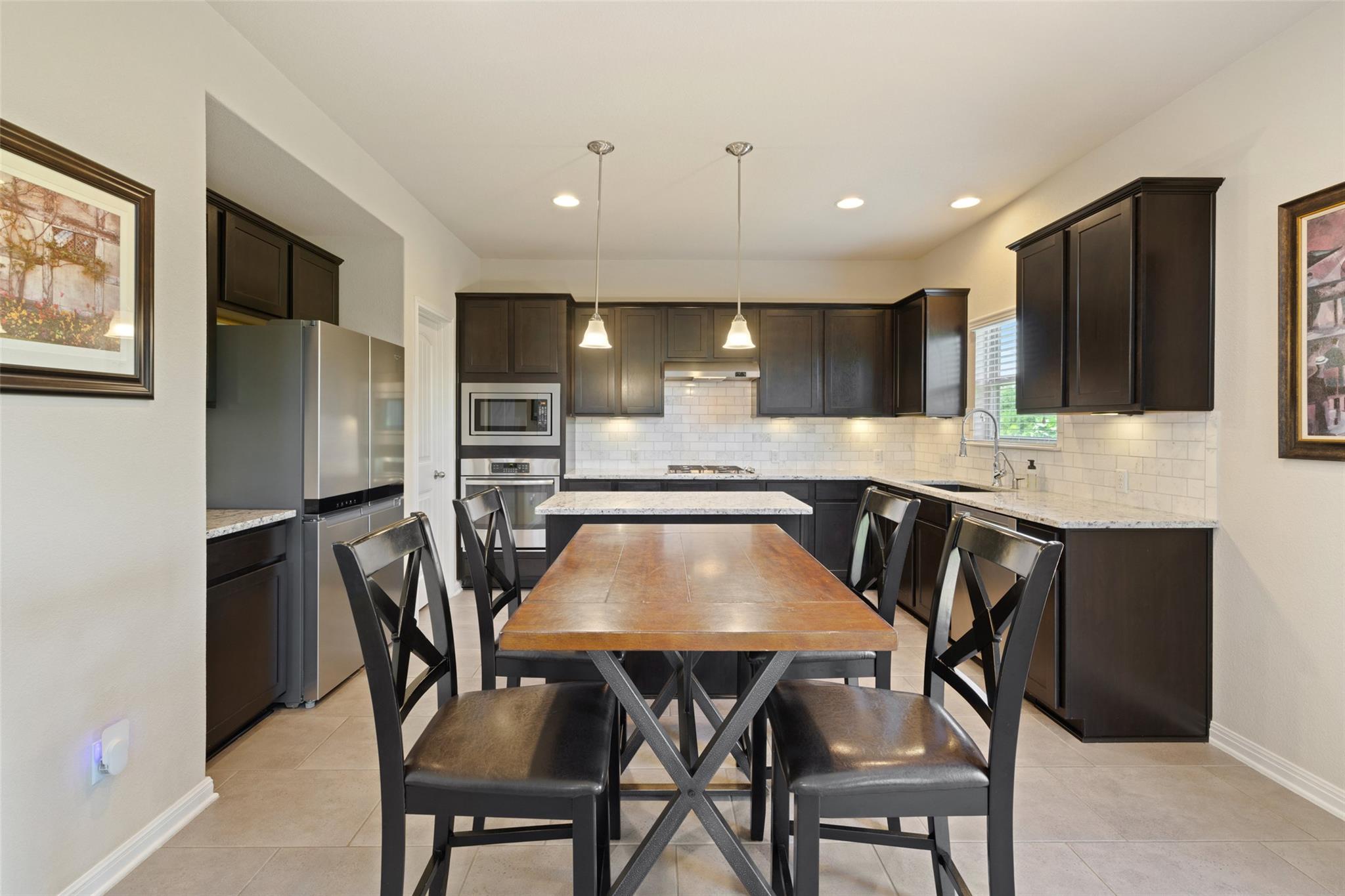 609 Stone View TRL