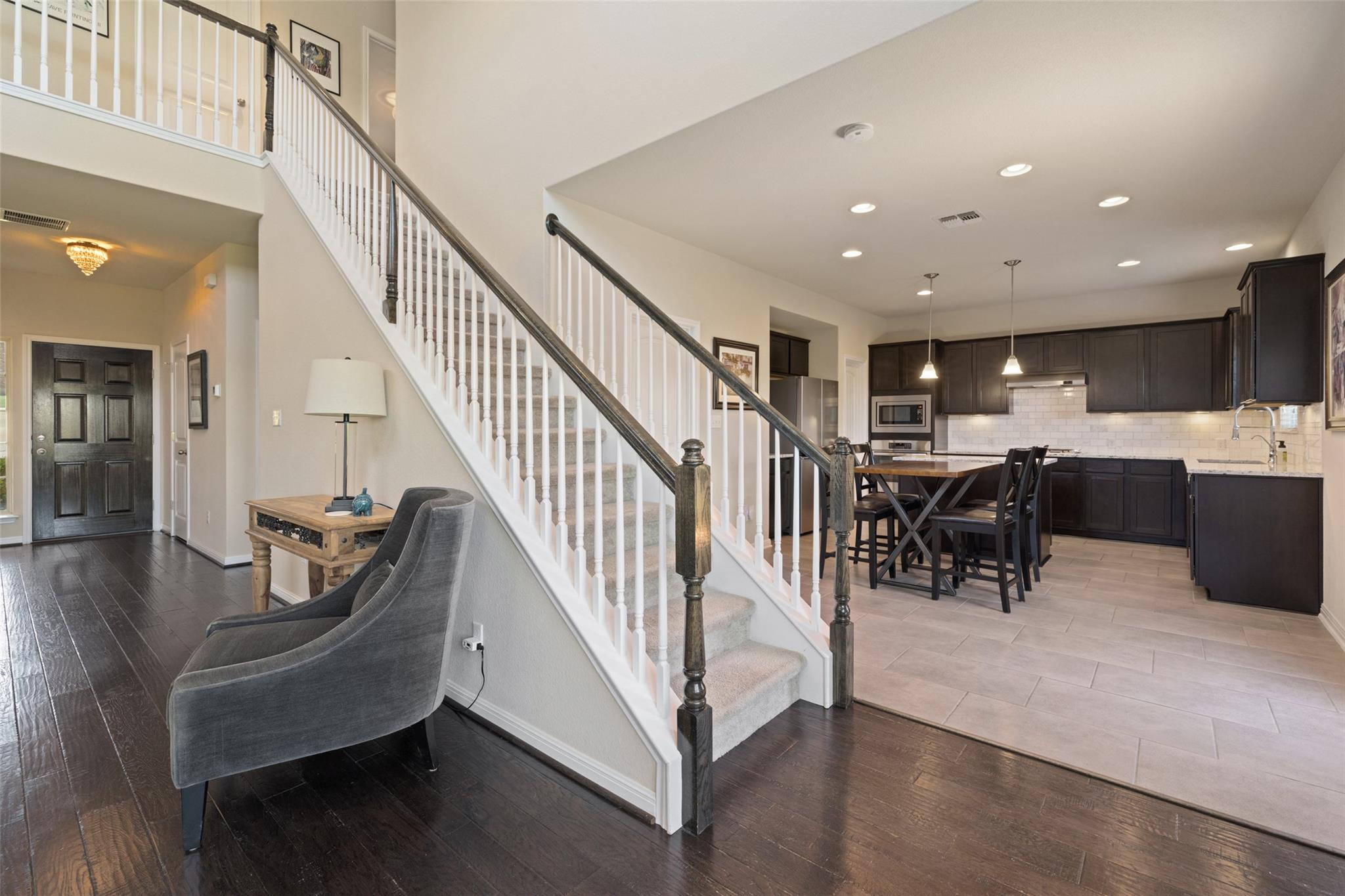 609 Stone View TRL