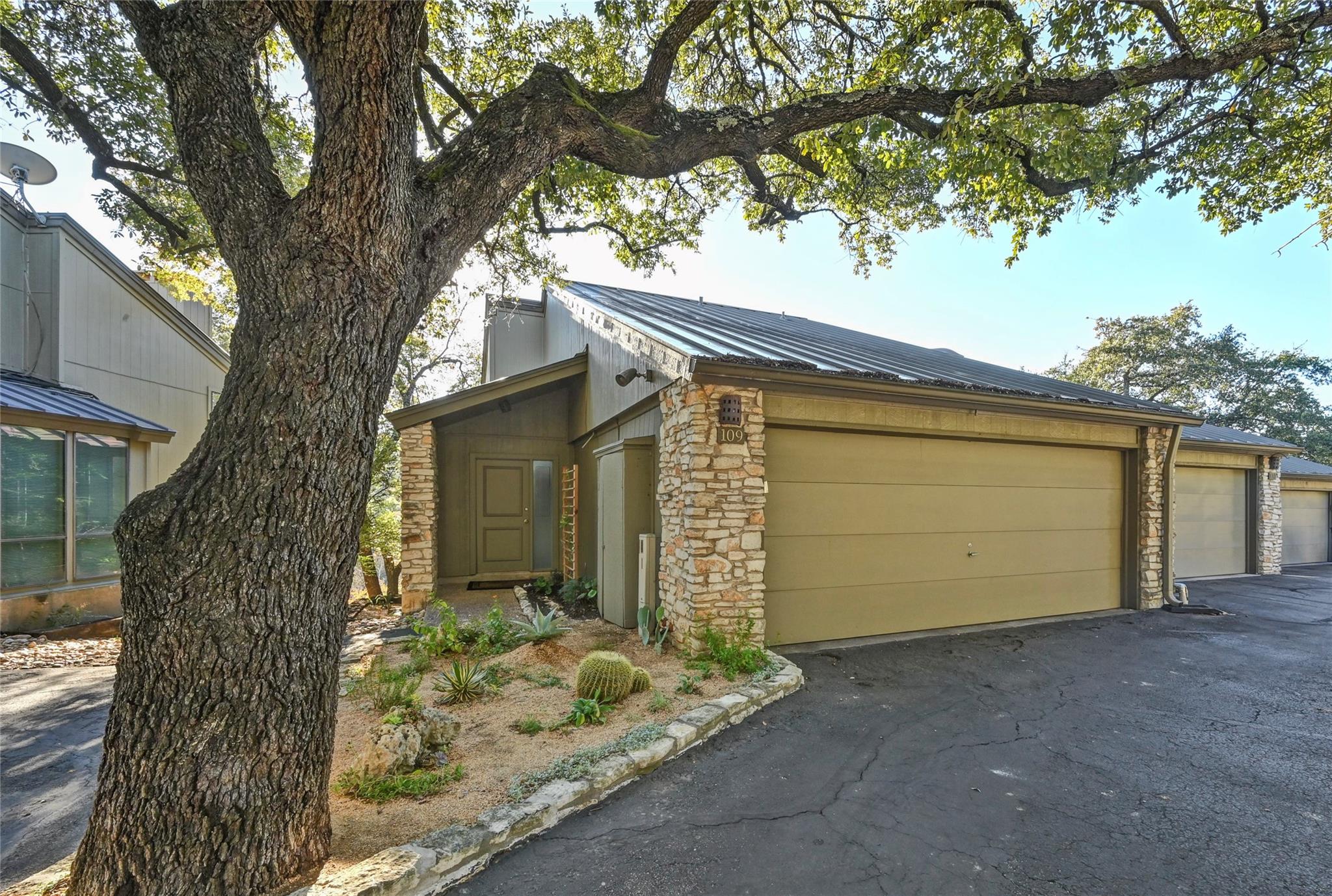 1821 Westlake DR # 109