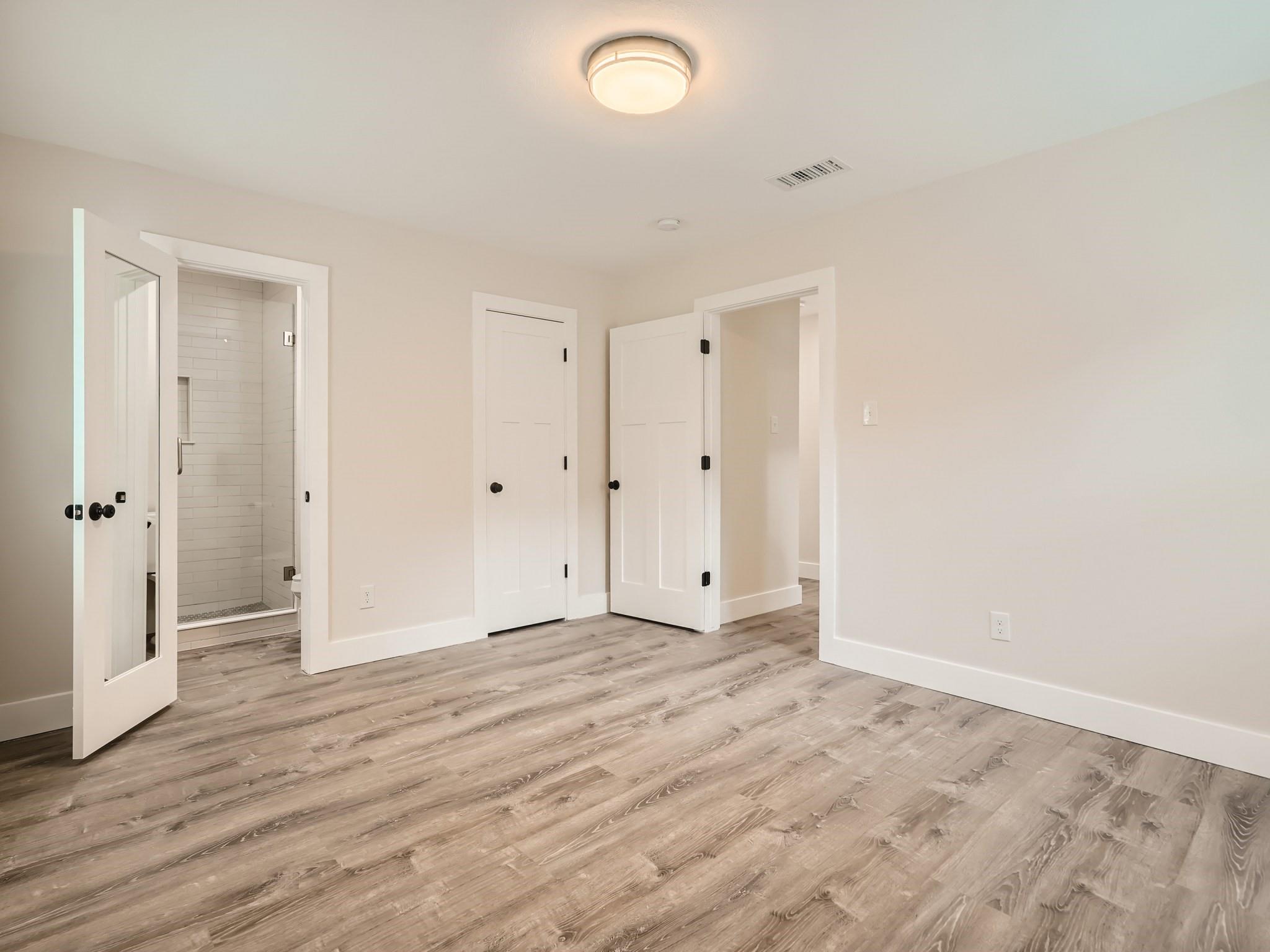 5804 Eureka DR