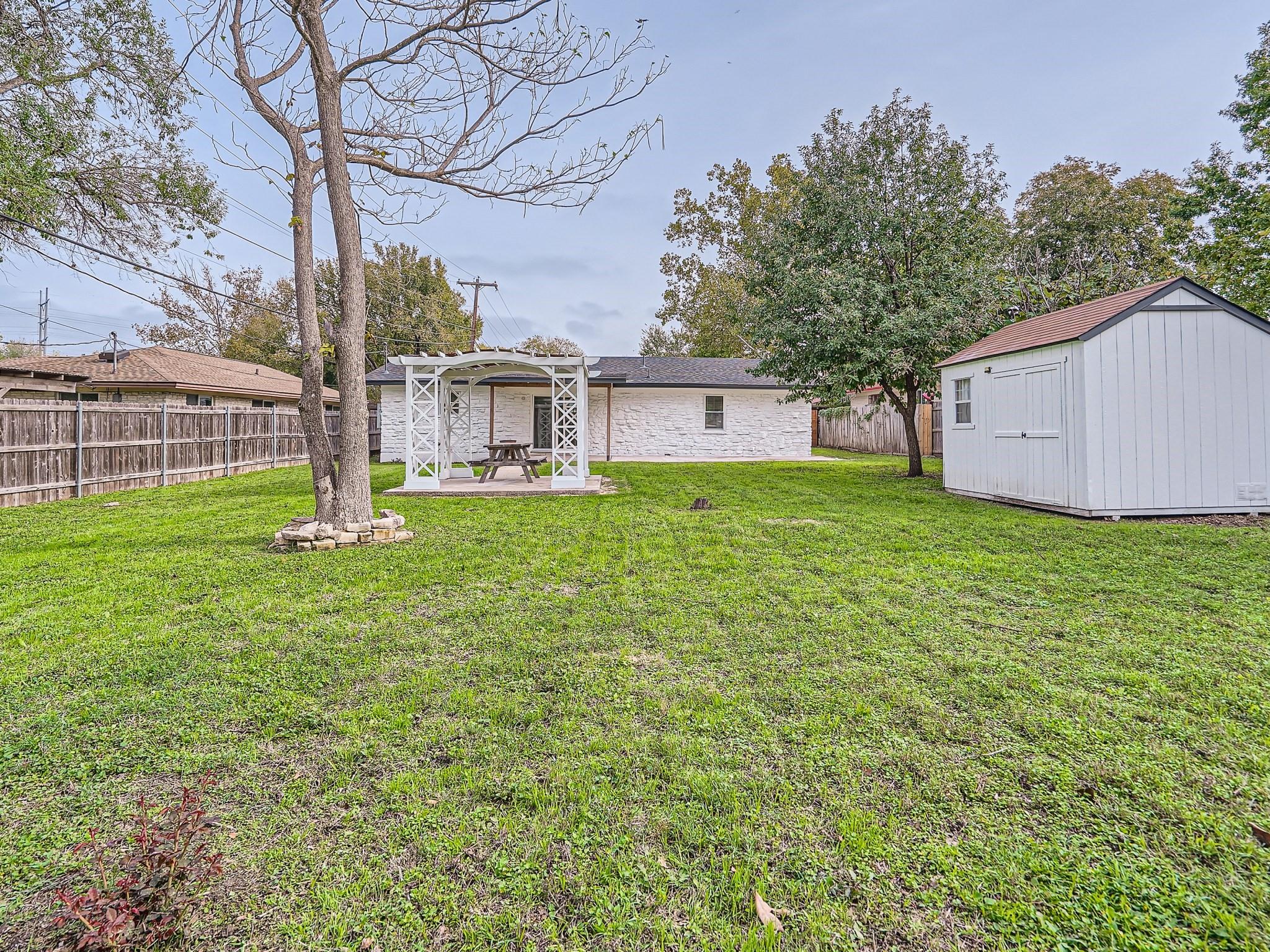 5804 Eureka DR