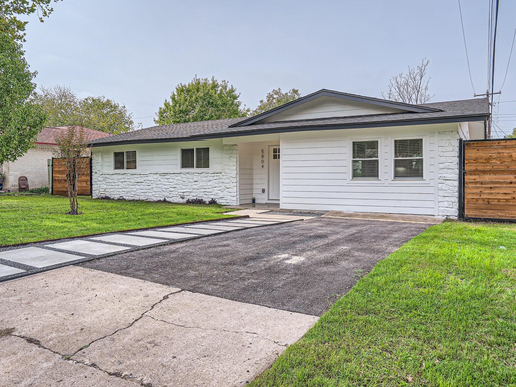 5804 Eureka DR