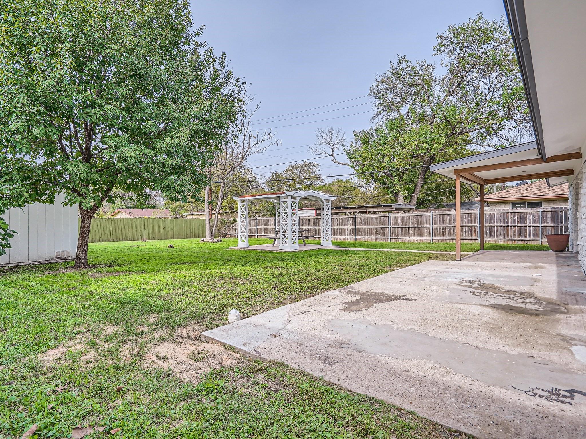 5804 Eureka DR