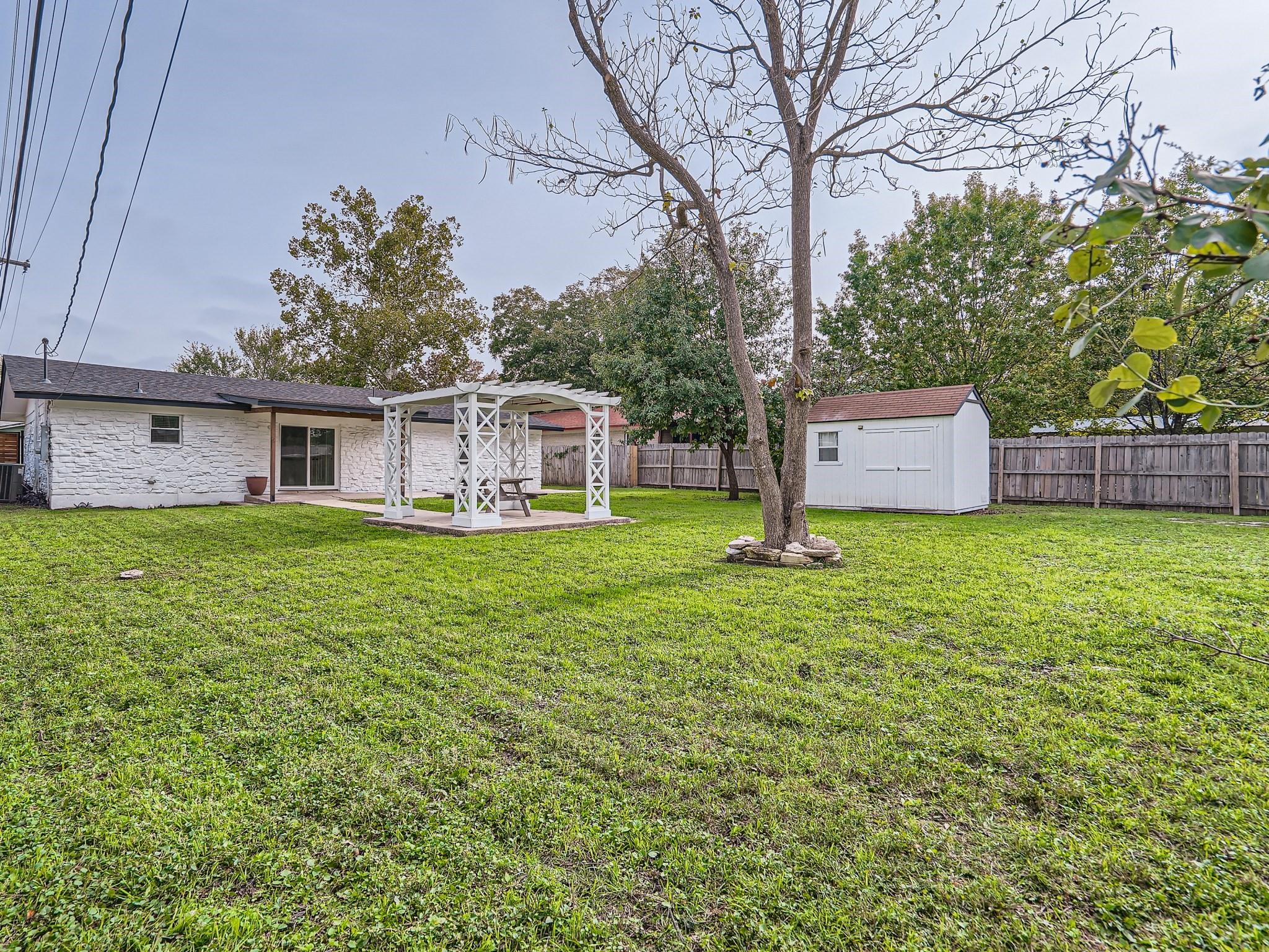 5804 Eureka DR