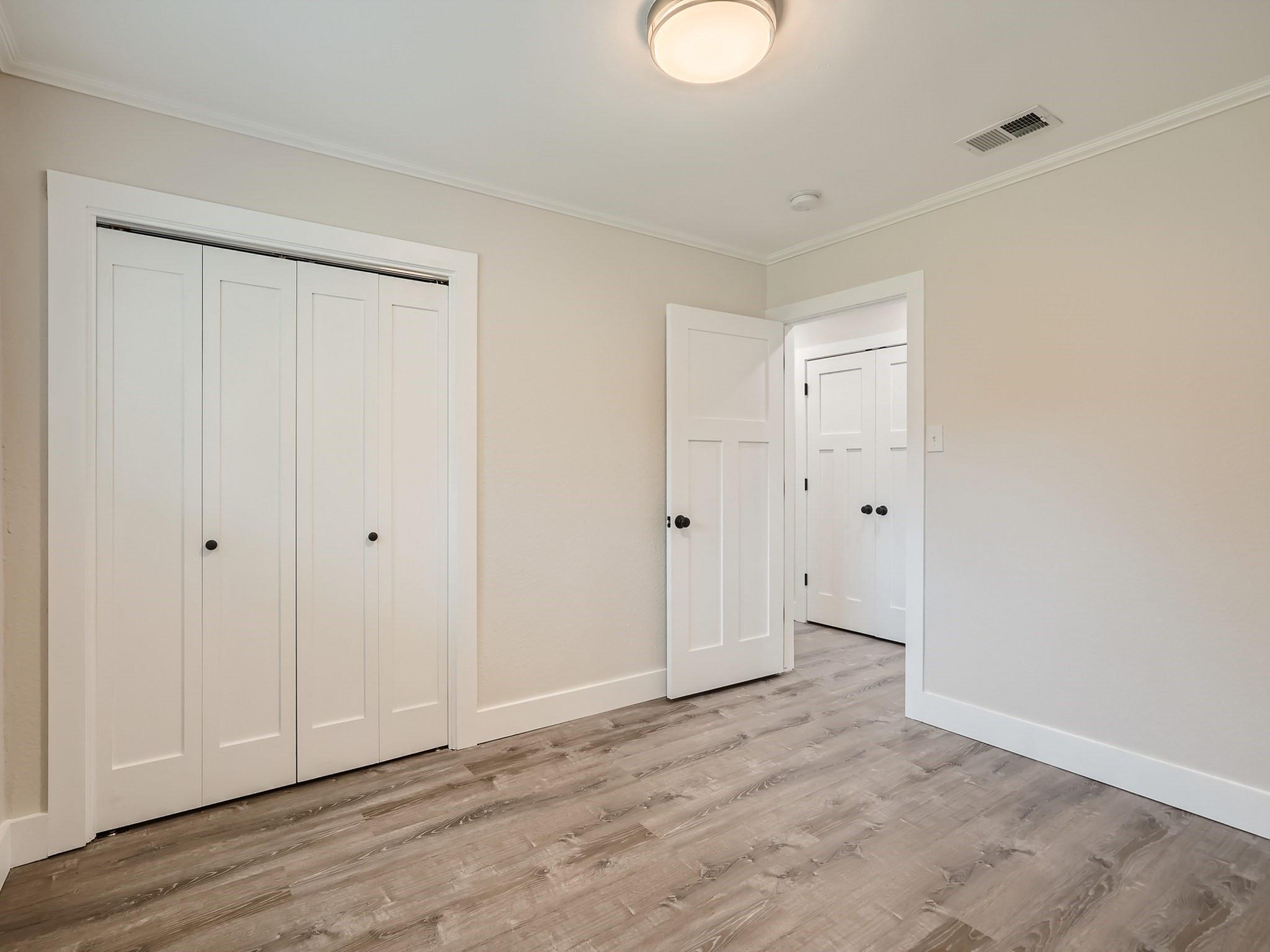 5804 Eureka DR
