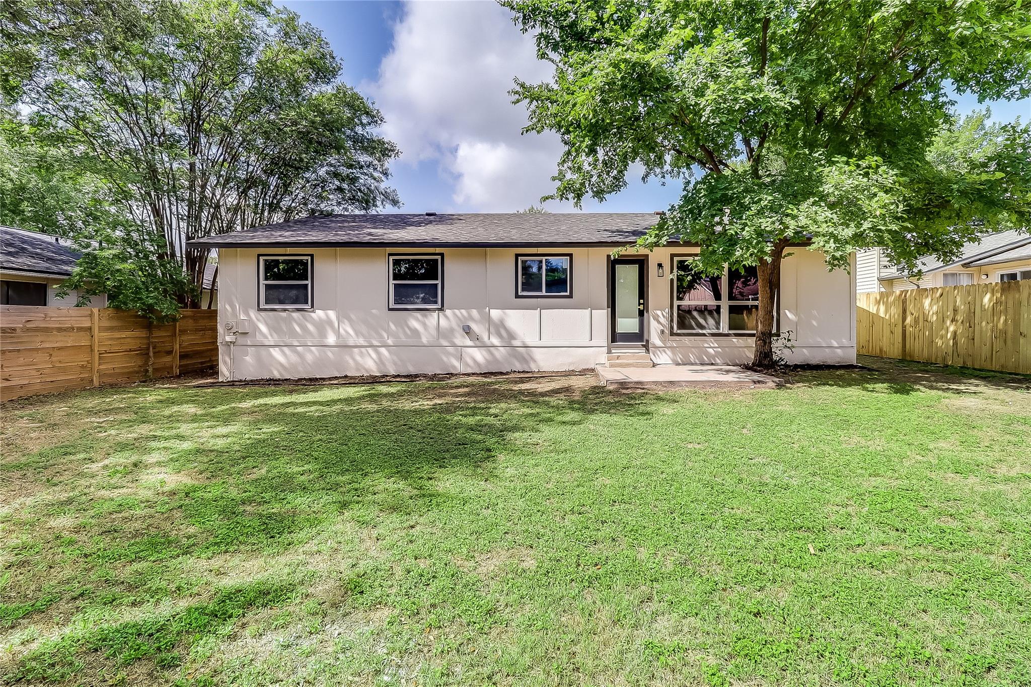 2402 Broken Oak DR