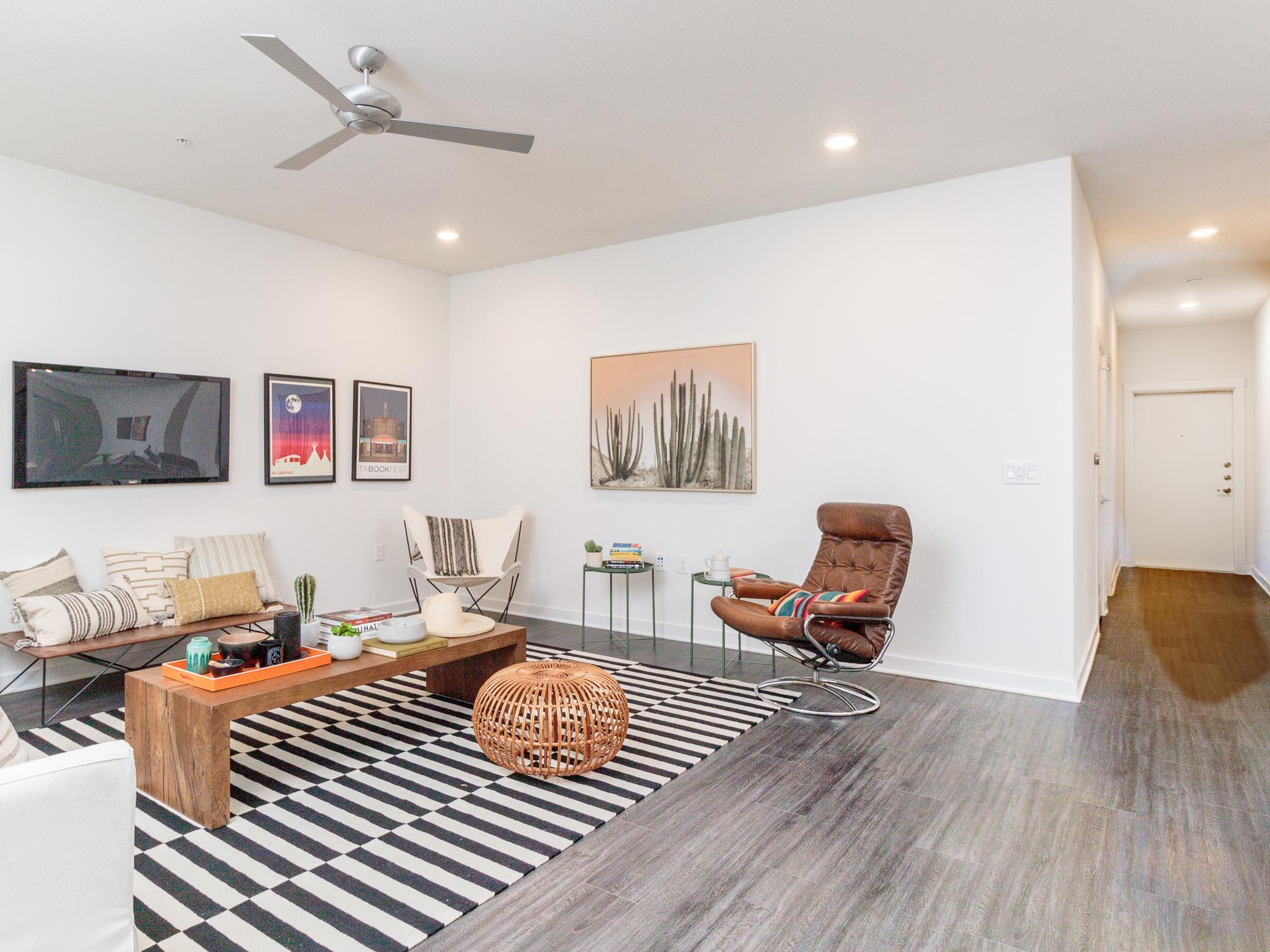 4361 S Congress Ave # 124