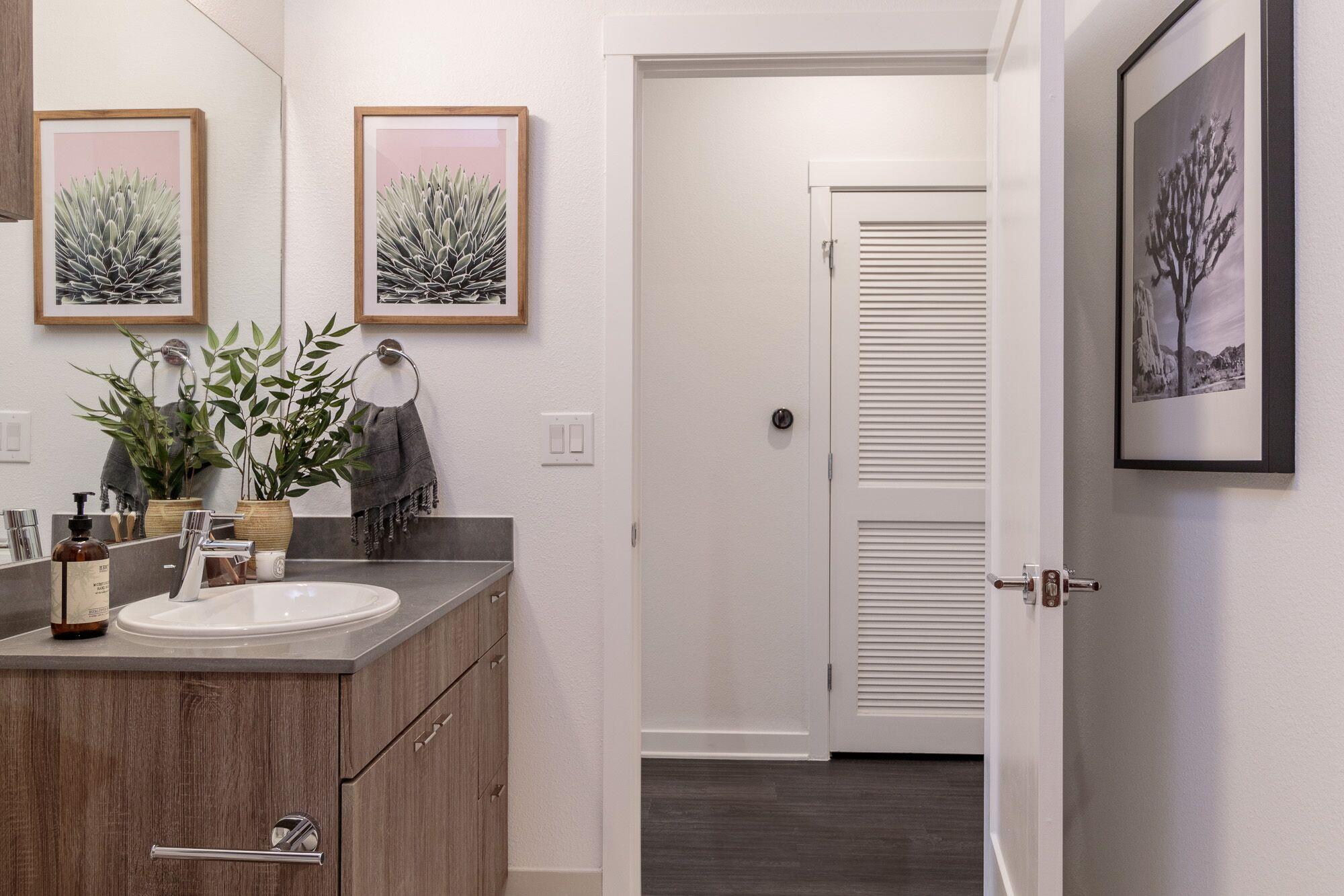 4361 S Congress Ave # 124