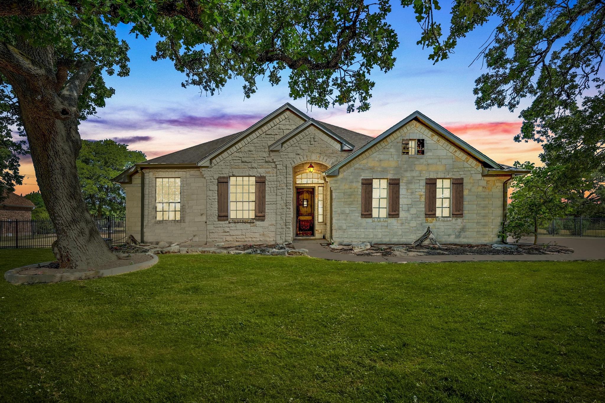 577 Shelf Rock RD