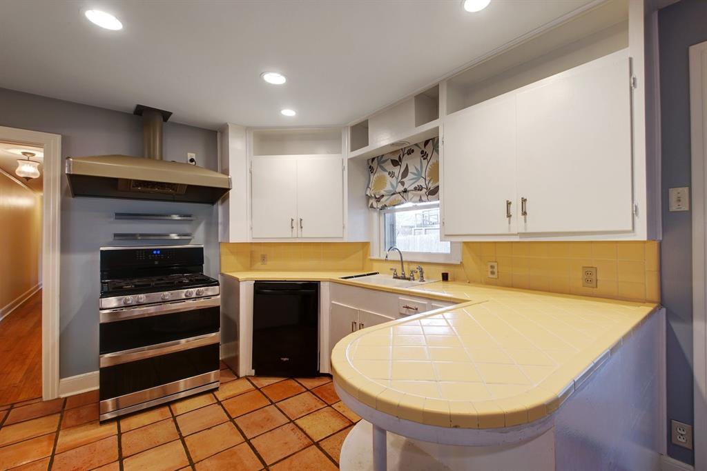1301 Belmont PKWY
