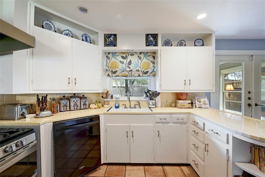 1301 Belmont PKWY