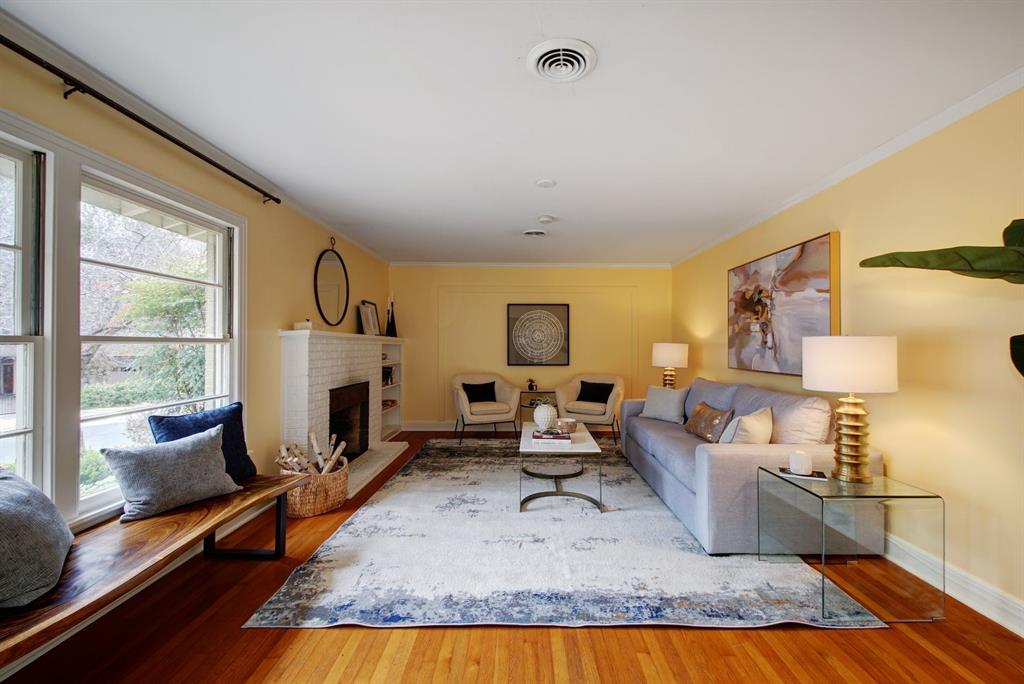1301 Belmont PKWY