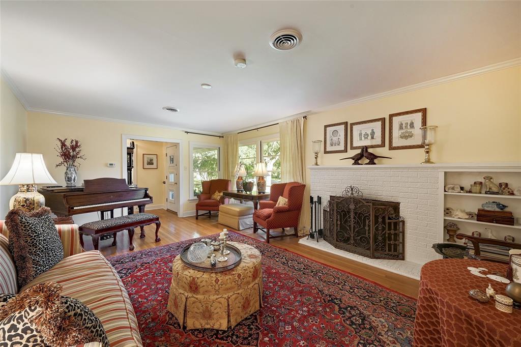 1301 Belmont PKWY