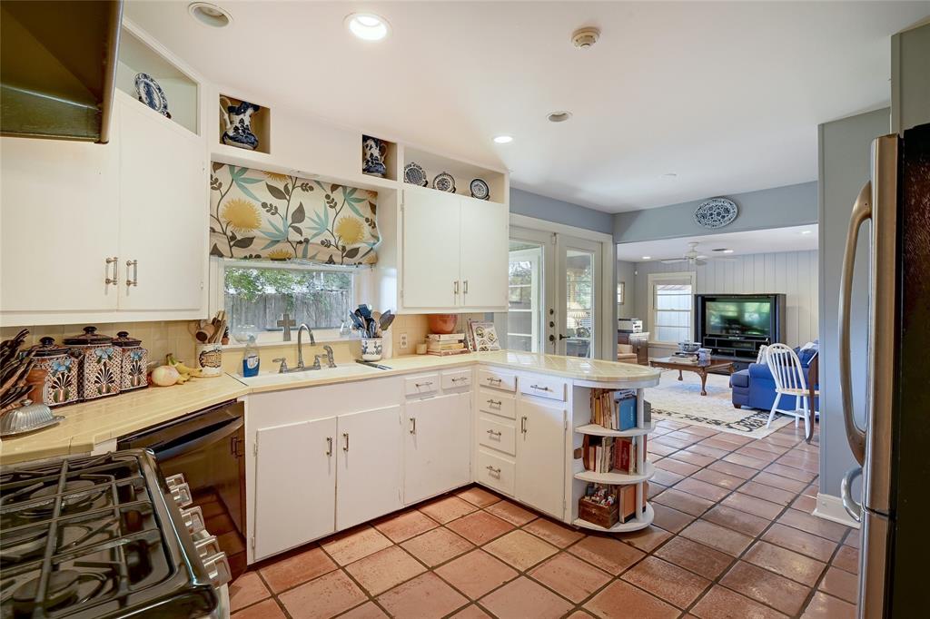 1301 Belmont PKWY