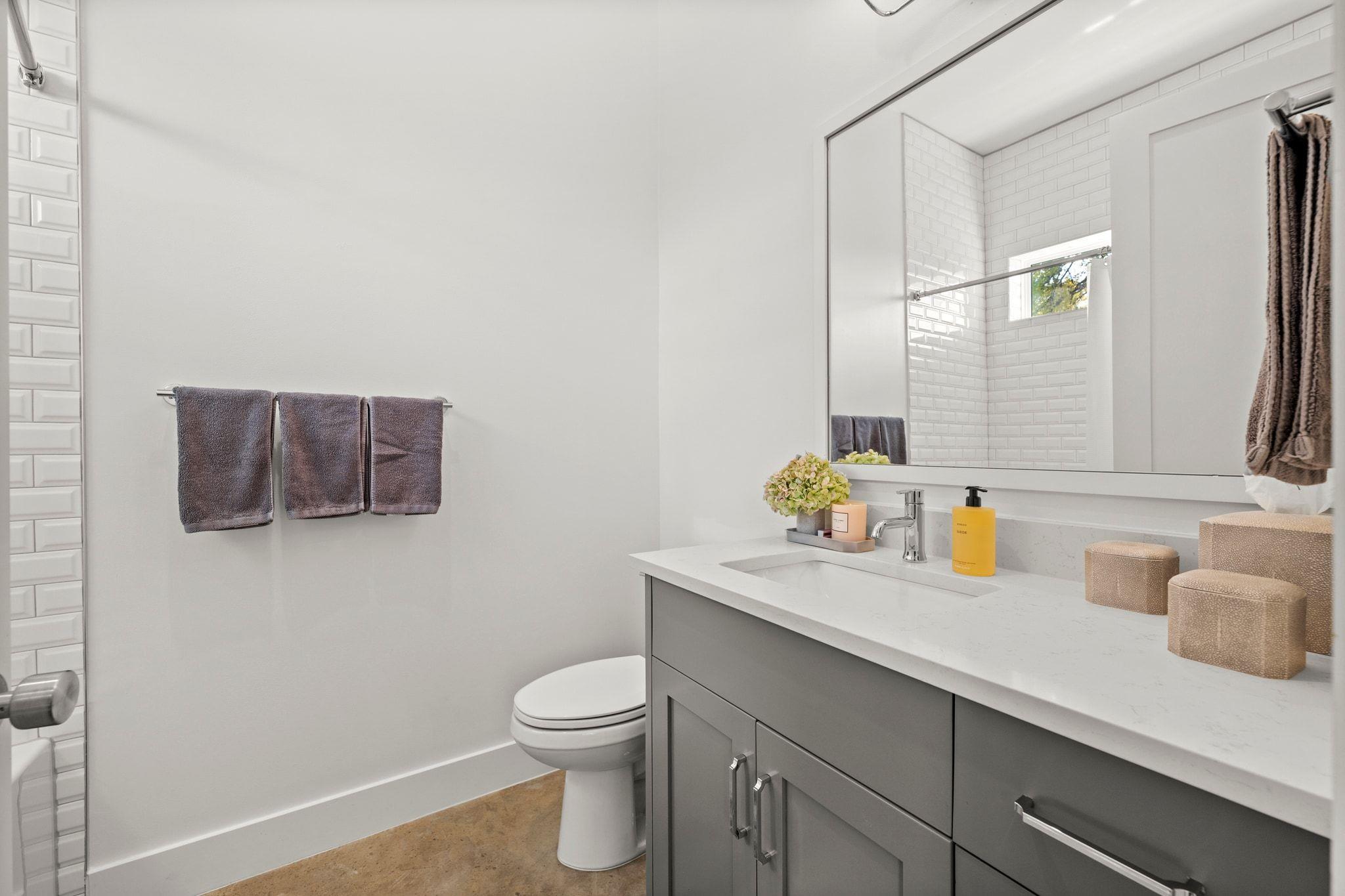 4110 Idlewild RD # B