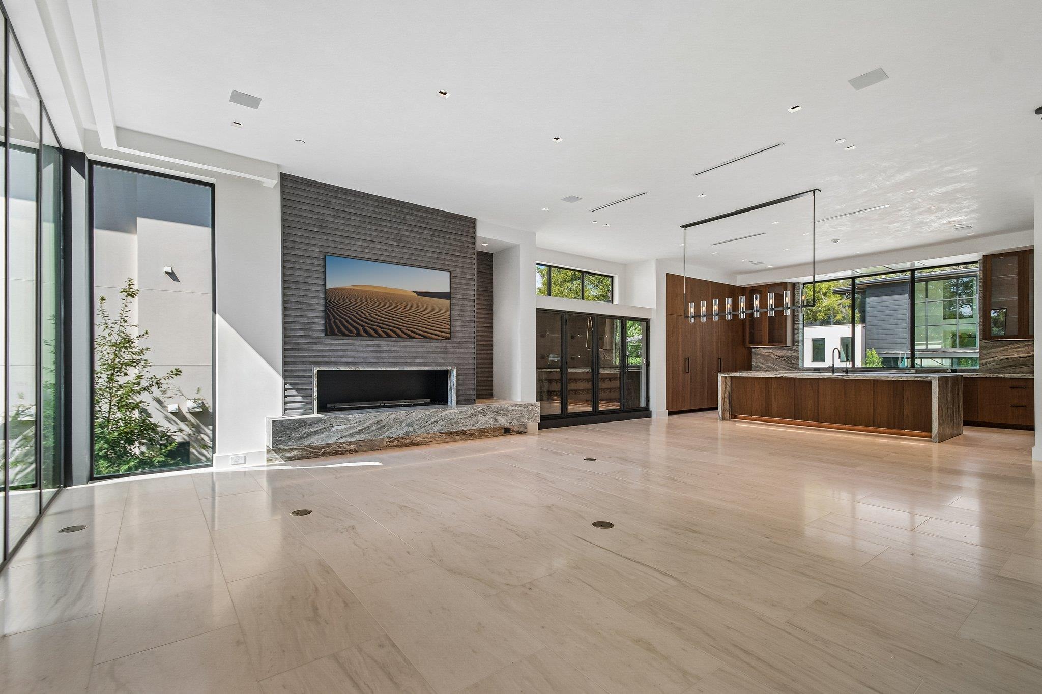 2503 Westlake DR # 301