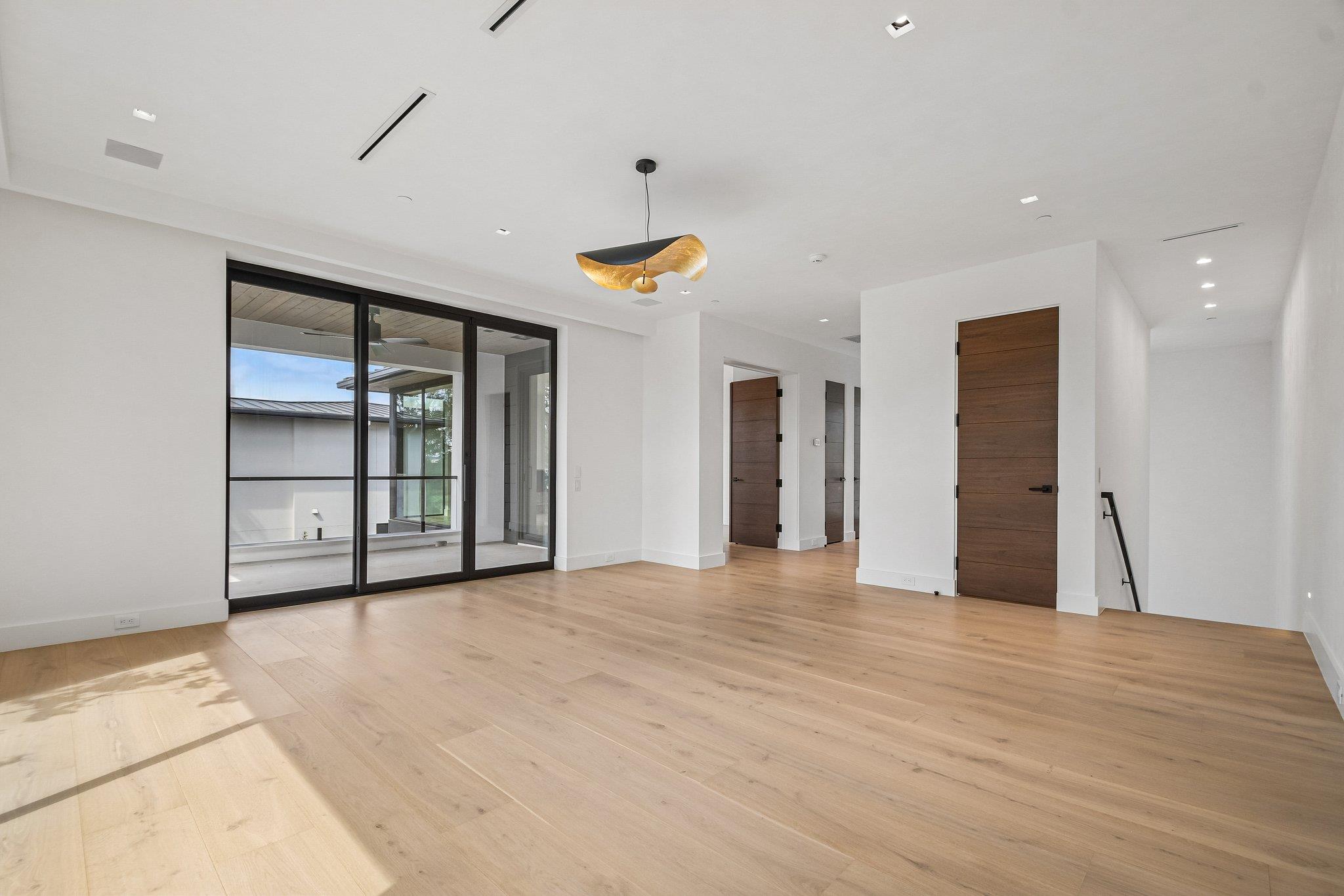2503 Westlake DR # 301