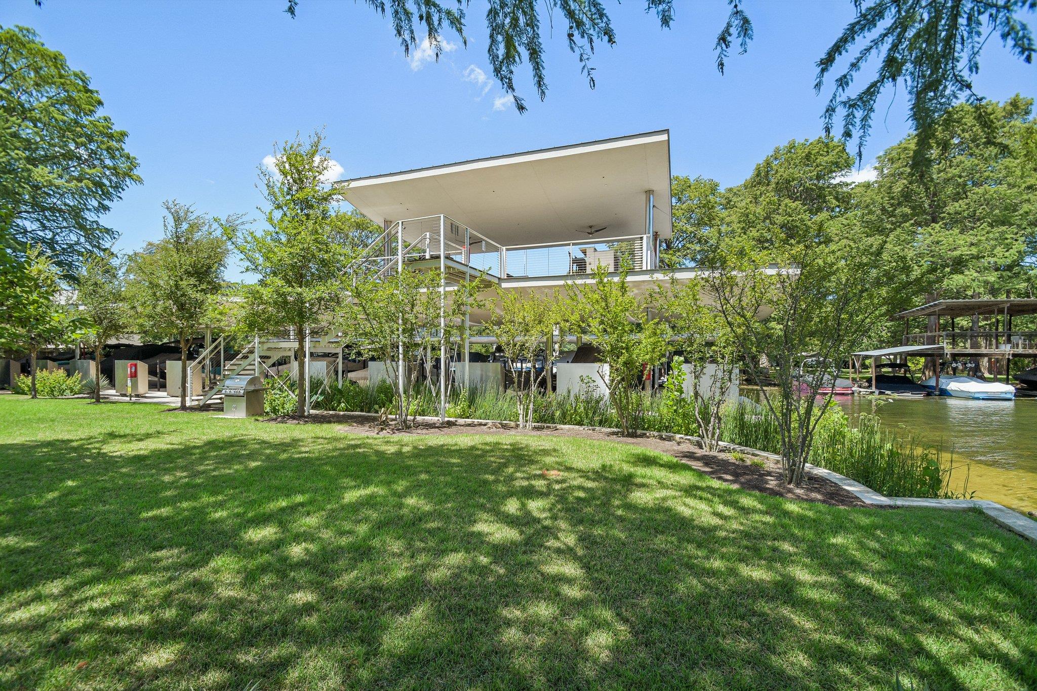 2503 Westlake DR # 301
