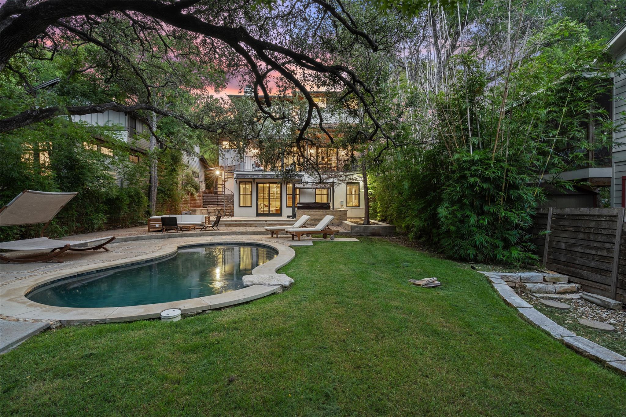 1907 McCall RD
