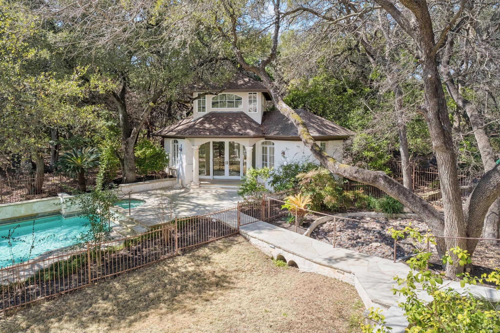 2900 Meandering River CT