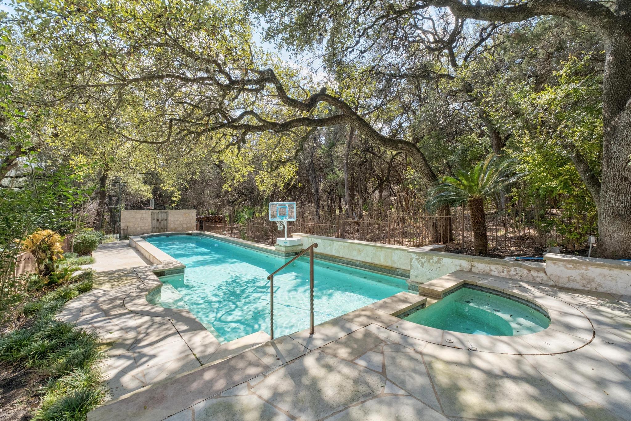 2900 Meandering River CT