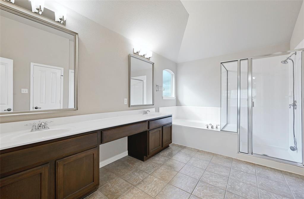 7605 Covered Bridge DR