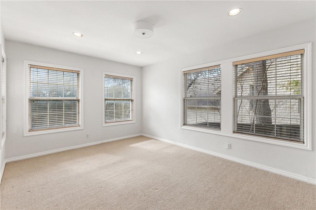 2120 W 10th ST