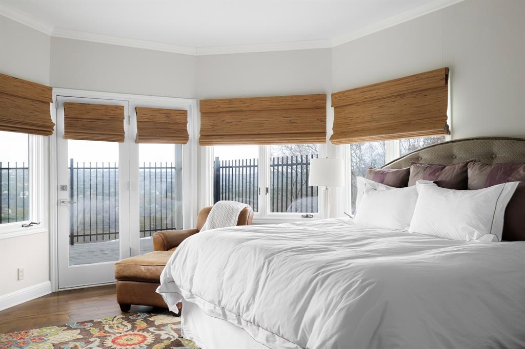 5304 Arbutus CV