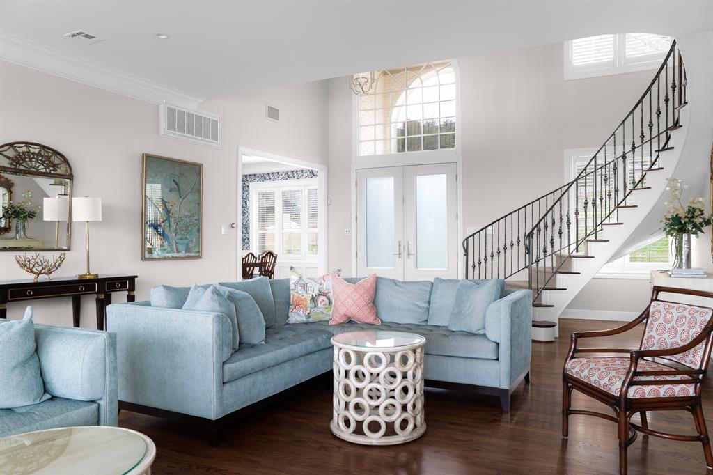5304 Arbutus CV