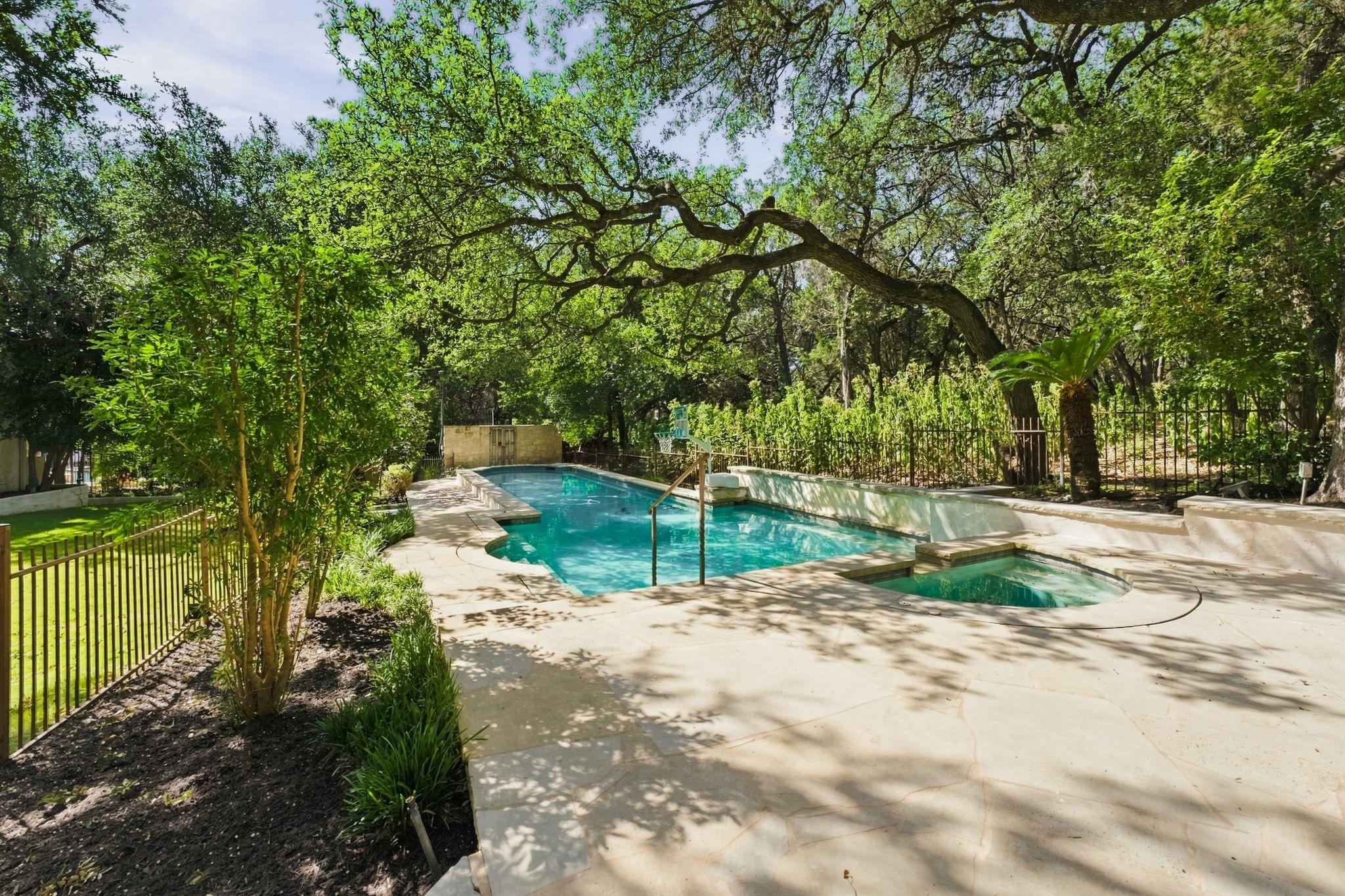 2900 Meandering River CT