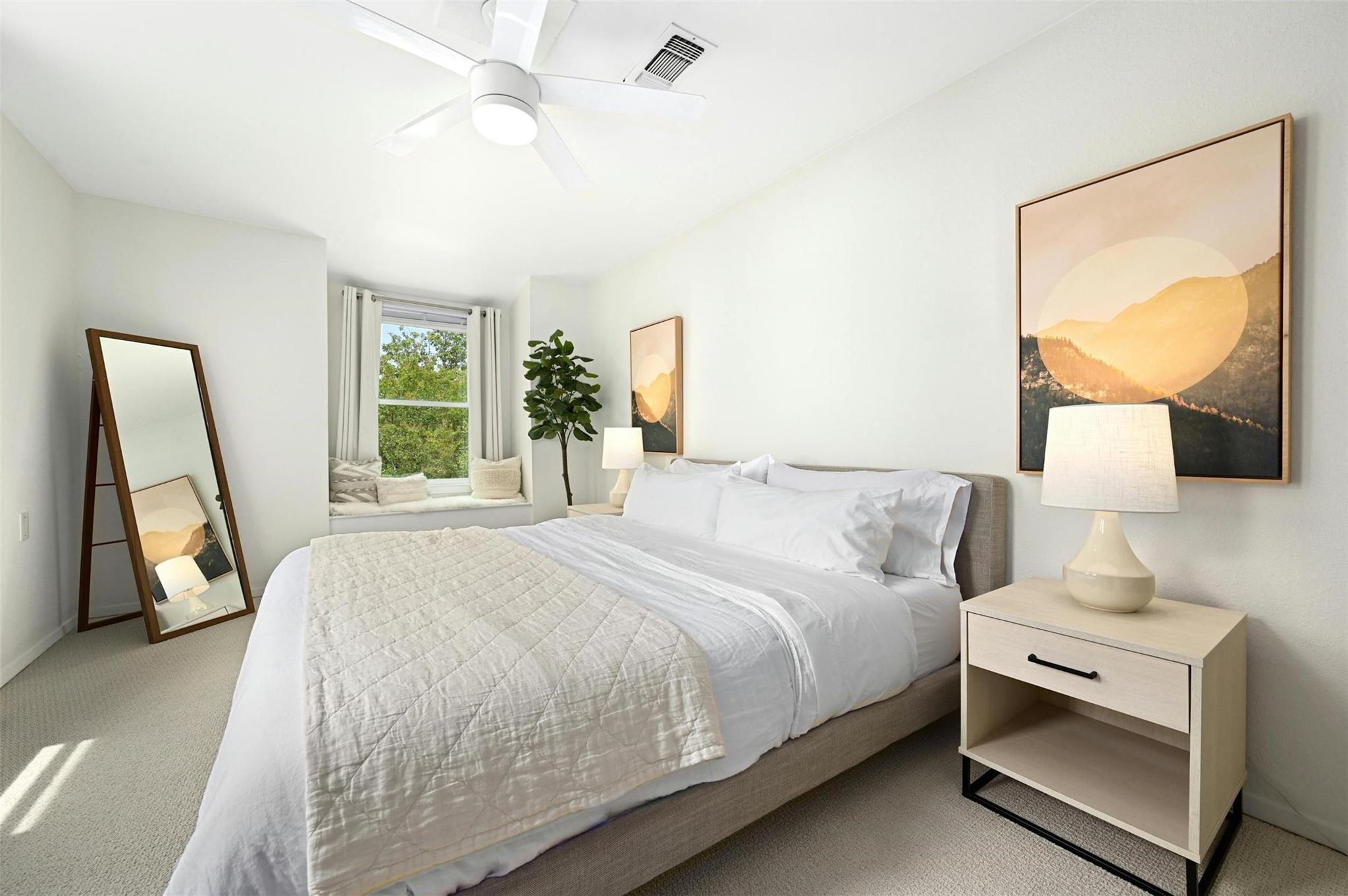 1112 W 10 ST