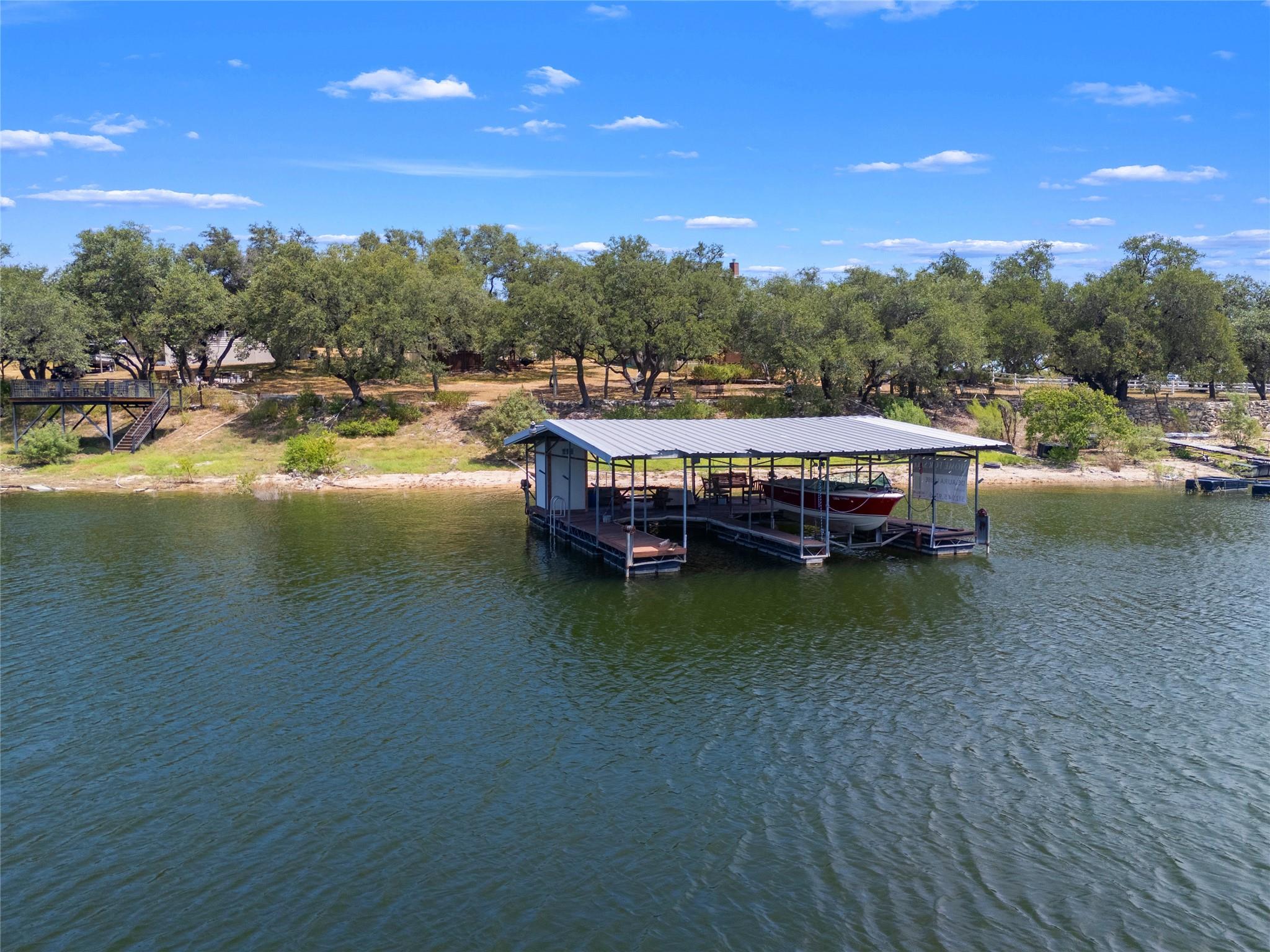 1131 Edgewater DR