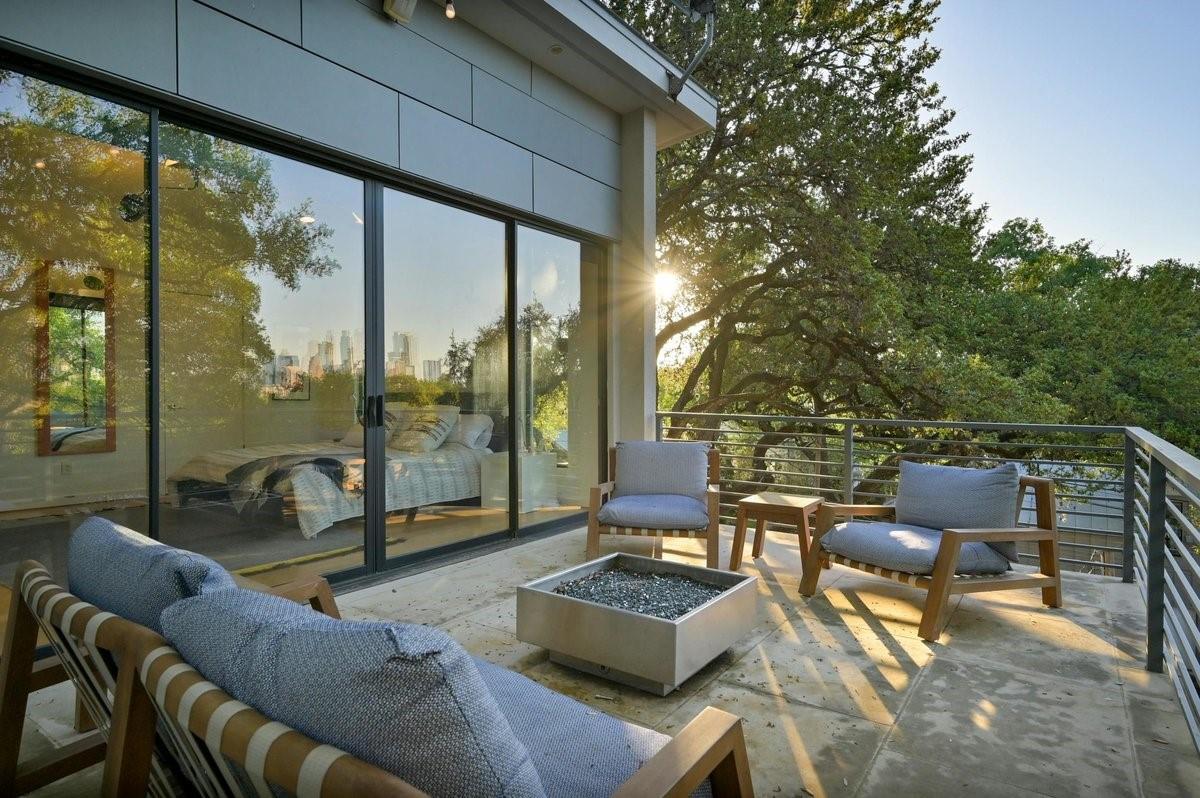 1402 Alta Vista Ave