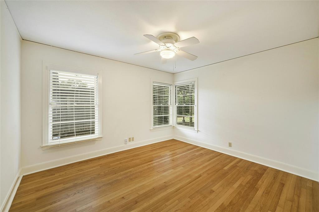 1301 Belmont PKWY