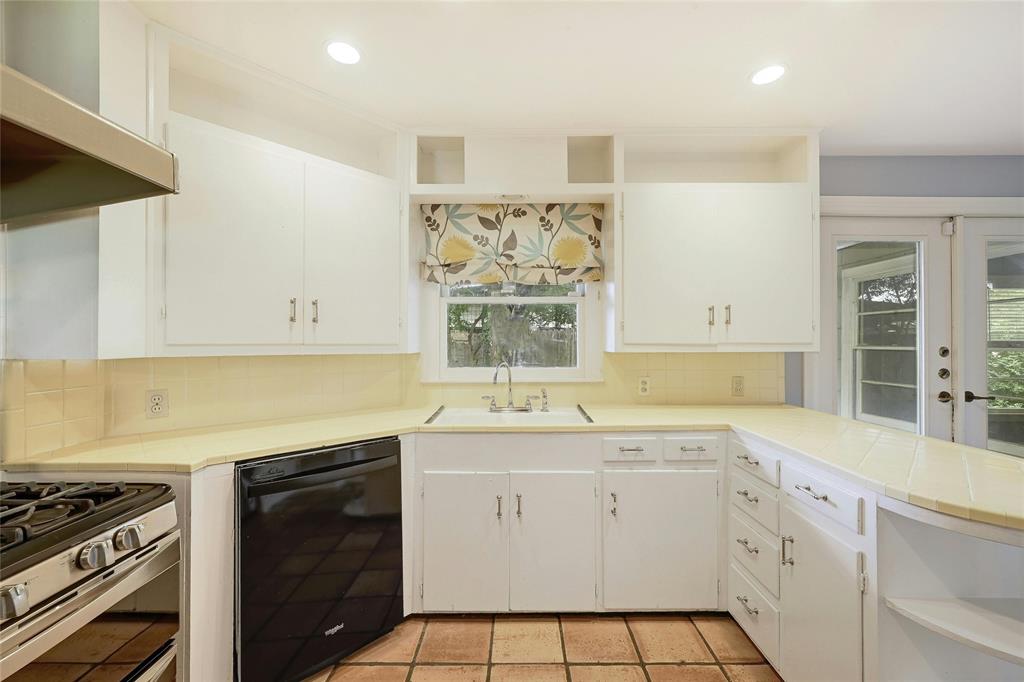 1301 Belmont PKWY