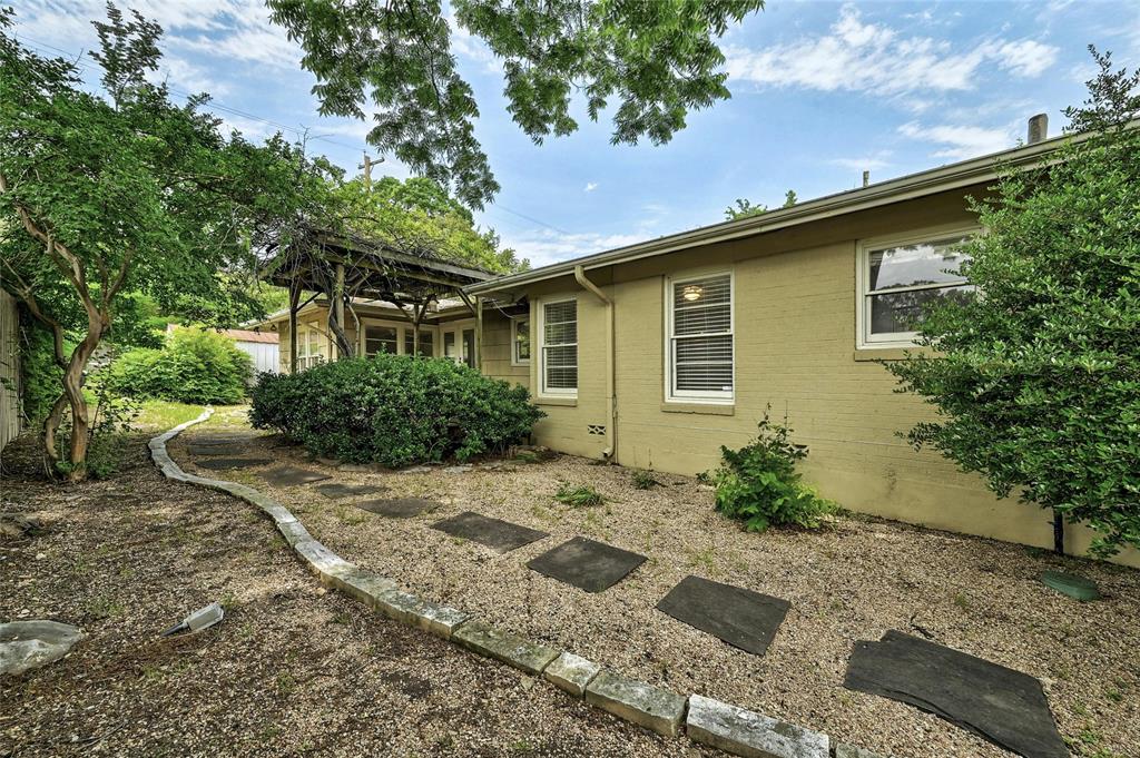 1301 Belmont PKWY