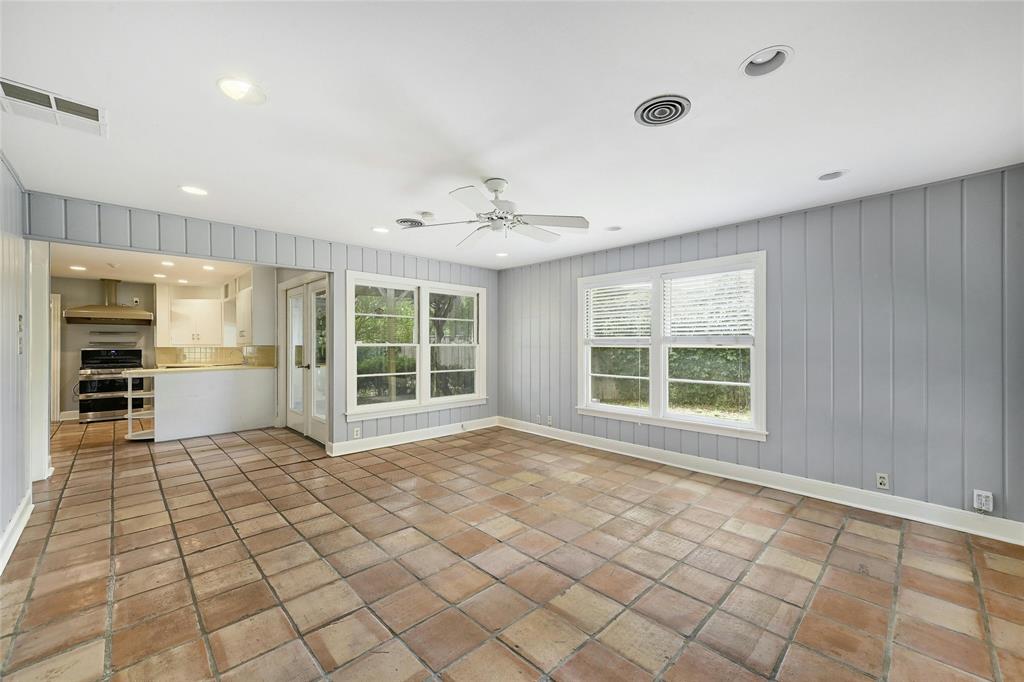 1301 Belmont PKWY