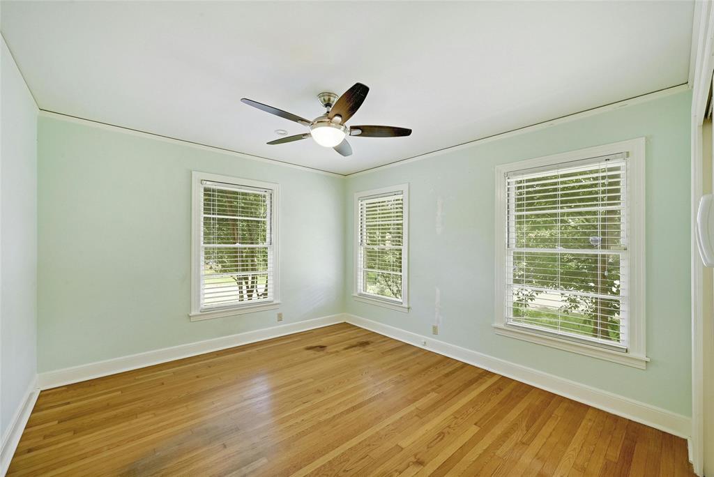 1301 Belmont PKWY