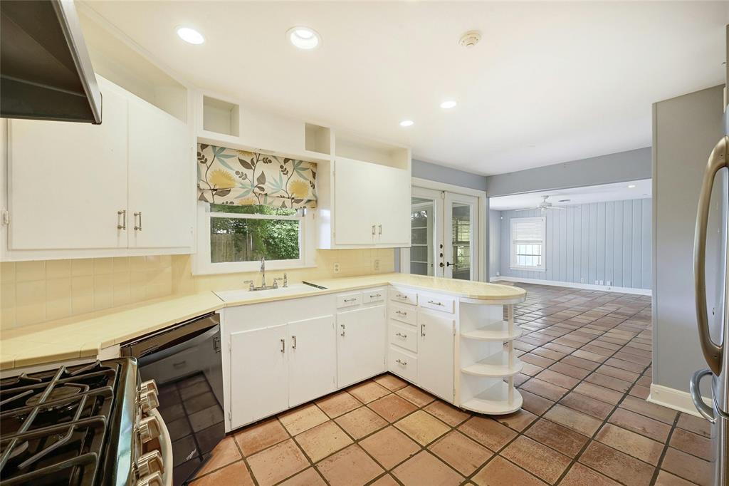 1301 Belmont PKWY