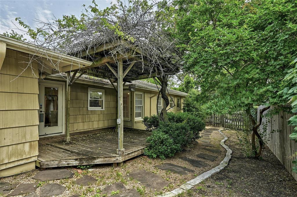 1301 Belmont PKWY