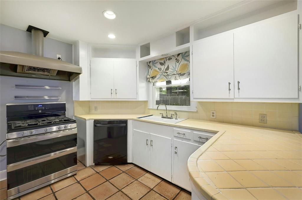 1301 Belmont PKWY