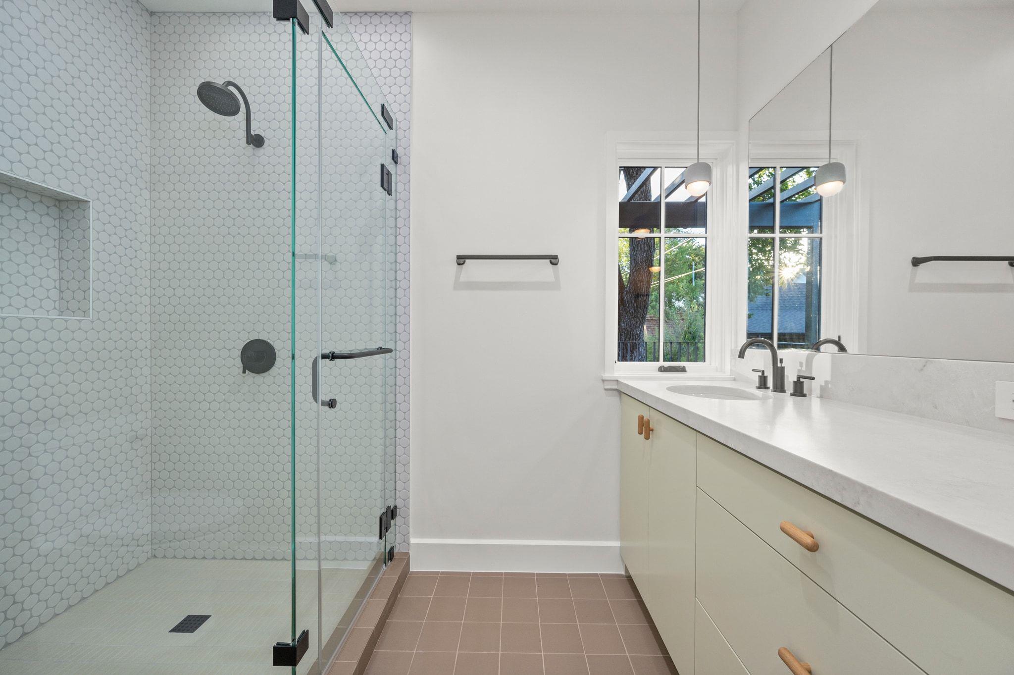 706 W Johanna ST